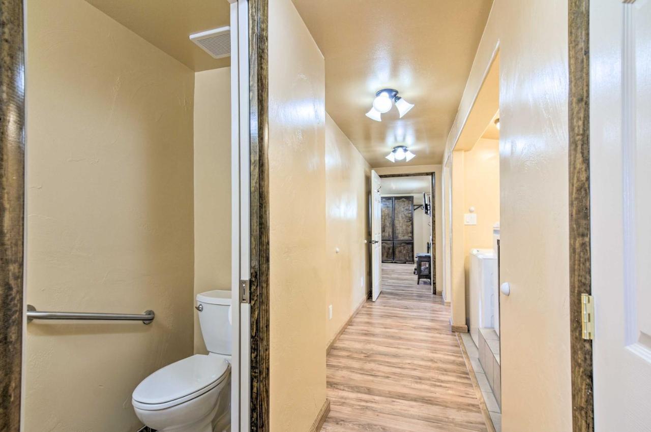 Cozy Home With Canyon Views 2 Mi To Grand Staircase Henrieville Eksteriør billede
